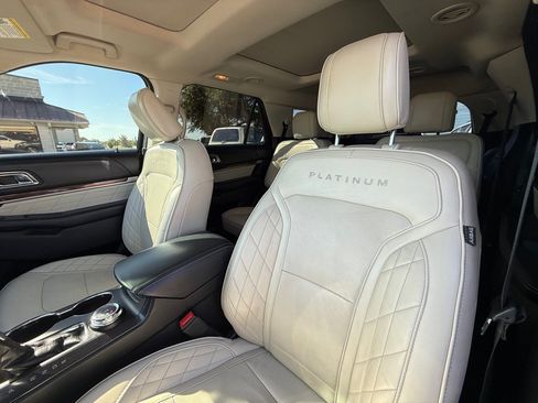 Used 2018 Ford Explorer Platinum AWD/4WD image 18