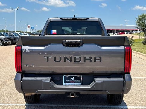 Used 2022 Toyota Tundra SR5 AWD/4WD image 7