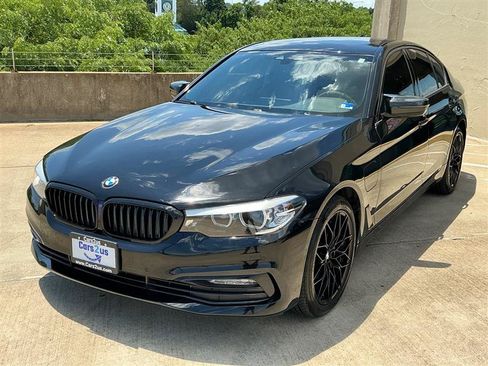 Used 2018 BMW 530e xDrive w/ Premium Package 2 AWD/4WD image 10