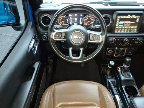 Used 2022 Jeep Wrangler Unlimited Sahara w/ Cold Weather Group AWD/4WD image 16