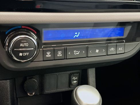 Used 2014 Toyota Corolla LE image 23