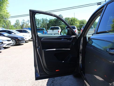 Used 2019 Volkswagen Atlas SE FWD image 12