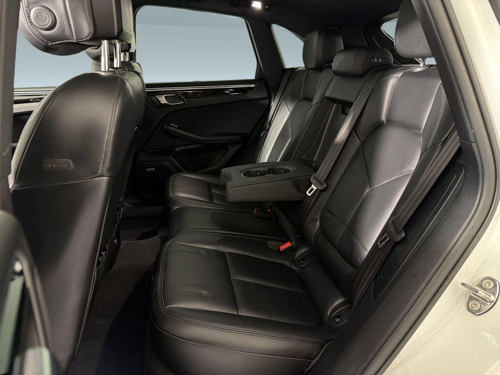 Used 2023 Porsche Macan S AWD/4WD image 23