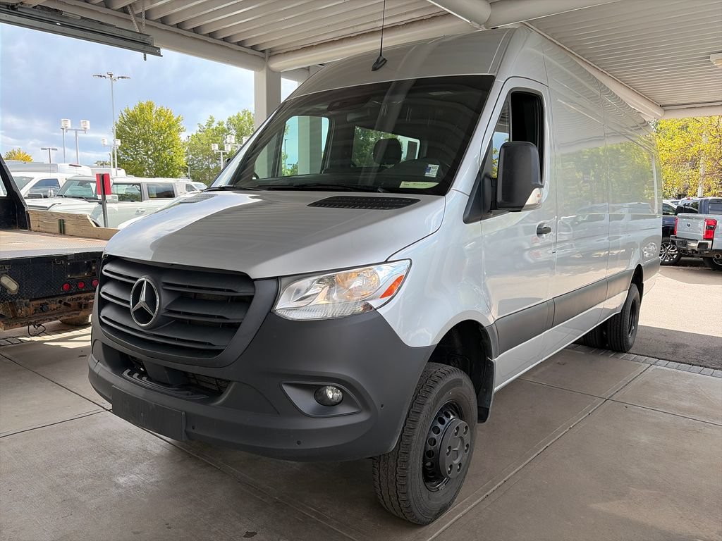 Used 2024 Mercedes-Benz Sprinter 3500 image 3