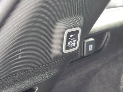 Used 2024 Jeep Grand Cherokee Overland w/ Luxury Tech Group IV AWD/4WD image 9