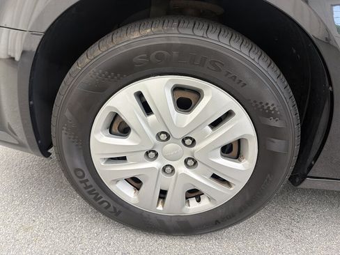 Used 2018 Dodge Grand Caravan SE w/ UConnect Hands-Free Group FWD image 16