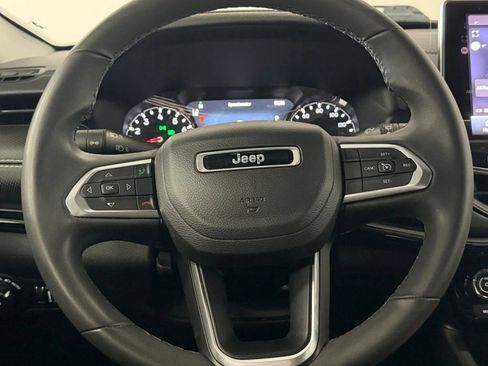 Used 2023 Jeep Compass Latitude AWD/4WD image 14