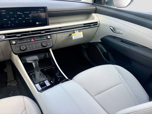 New 2026 Hyundai Tucson SE image 21