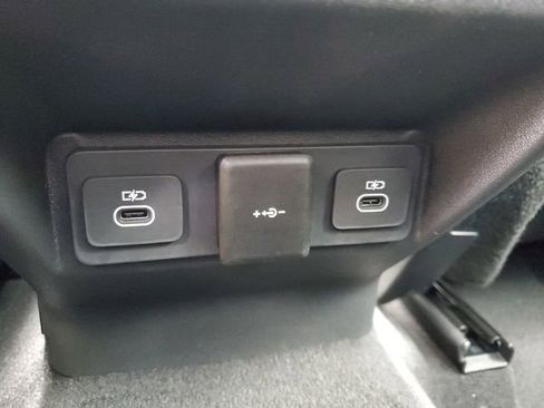 Used 2025 Land Rover Range Rover Evoque S image 16