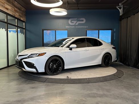 Used 2023 Toyota Camry XSE image 7