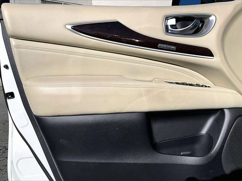 Used 2017 INFINITI QX60 Luxe w/ Deluxe Technology Package image 28