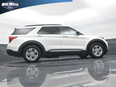 Used 2024 Ford Explorer XLT w/ Equipment Group 202A RWD image 24
