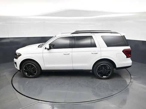 Used 2023 Ford Expedition Limited AWD/4WD image 41