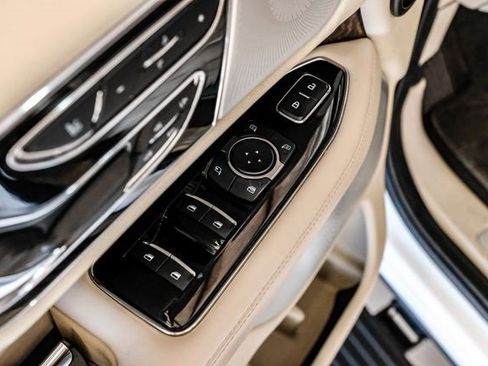 Used 2020 Lincoln Navigator L Reserve w/ Equipment Group 208A Reserve image 40