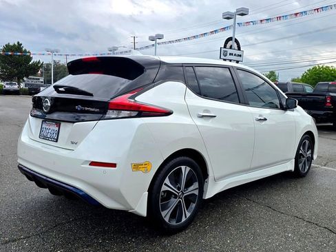 Used 2022 Nissan Leaf SV image 4