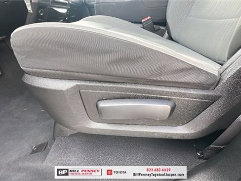 Used 2021 RAM 1500 Classic SLT image 15