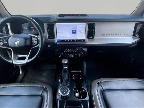 Certified 2025 Ford Bronco Outer Banks w/ Sasquatch Package AWD/4WD image 16