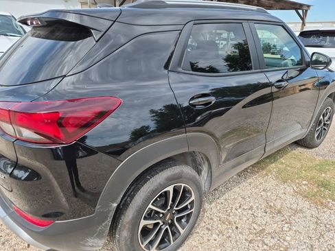 Used 2025 Chevrolet TrailBlazer LT image 3