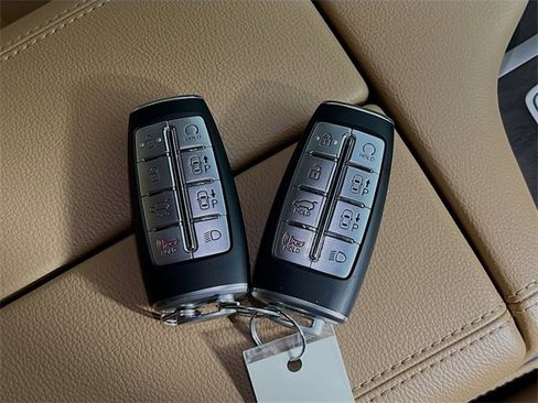 Used 2023 Genesis GV80 2.5T w/ Prestige Package image 32