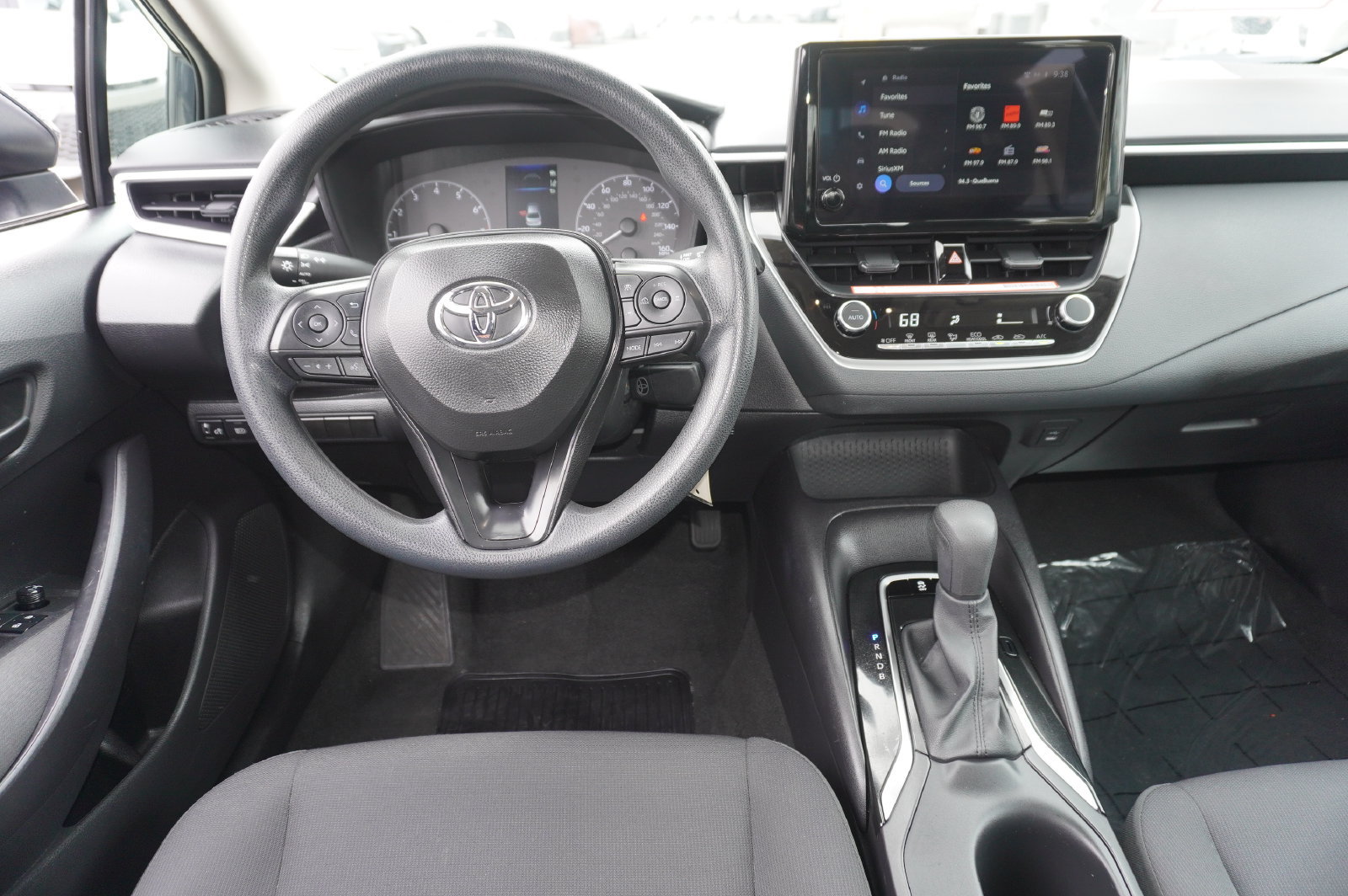 Certified 2025 Toyota Corolla LE FWD image 9