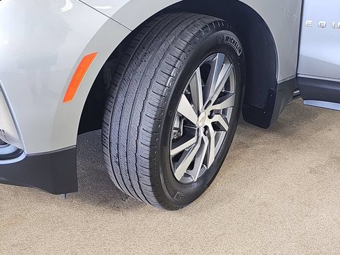 Certified 2024 Chevrolet Equinox LT FWD image 37