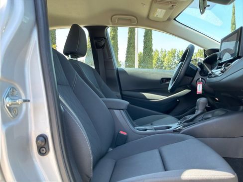Used 2025 Toyota Corolla LE FWD image 20