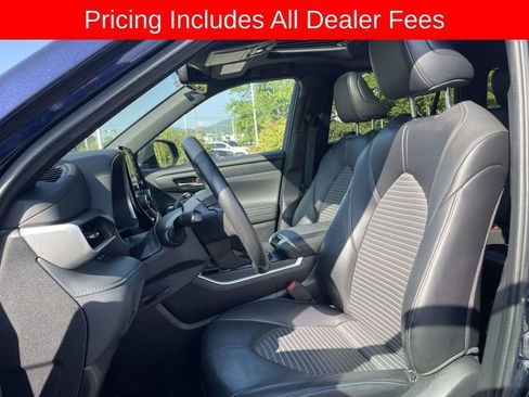 Used 2022 Toyota Highlander XSE AWD/4WD image 22