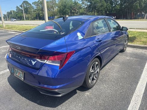 Used 2023 Hyundai Elantra SEL w/ Convenience Package FWD image 4