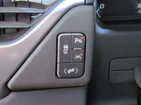 Used 2017 Chevrolet Suburban LT AWD/4WD image 15