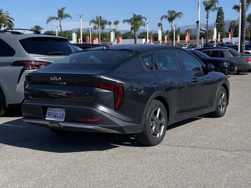 Used 2025 Kia K4 LXS image 4