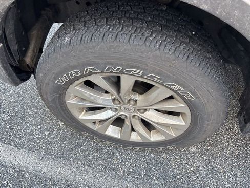 Used 2016 Ford F150 King Ranch w/ Equipment Group 601A Luxury image 7