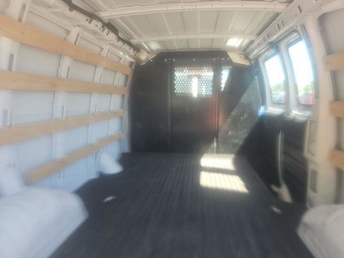 Used 2025 GMC Savana 2500 w/ Driver Convenience Package RWD image 5