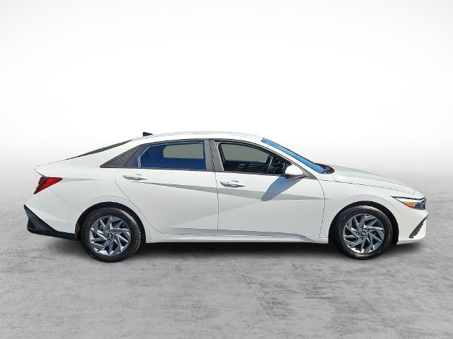 Used 2024 Hyundai Elantra SEL FWD image 7