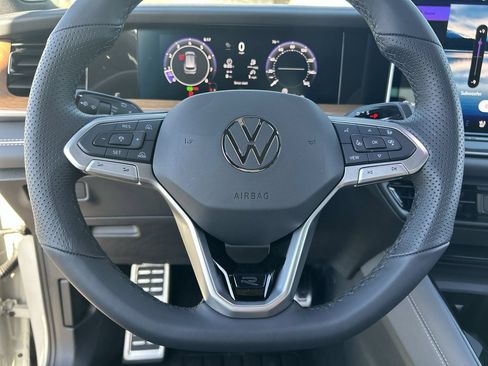 New 2026 Volkswagen Tiguan SEL R-Line AWD/4WD image 19
