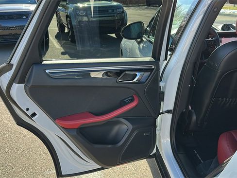 Used 2024 Porsche Macan Turbo image 22