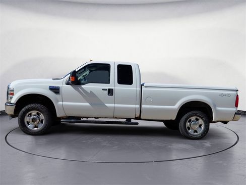 Used 2010 Ford F250 XLT image 2