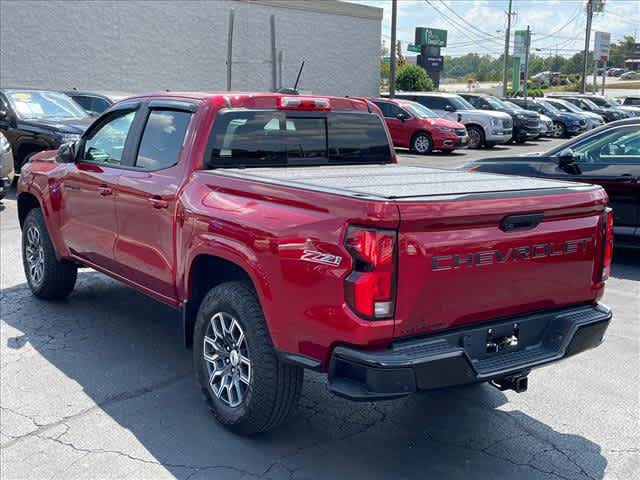 Used 2025 Chevrolet Colorado Z71 w/ Technology Package AWD/4WD image 6
