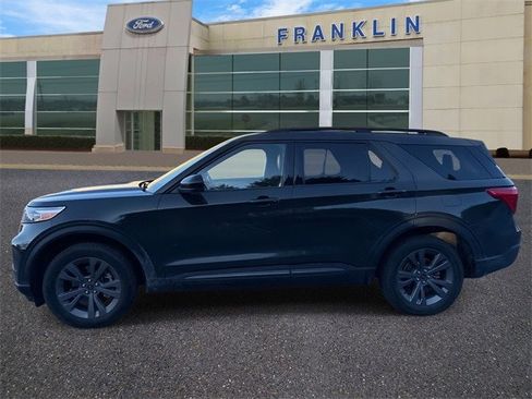 Certified 2023 Ford Explorer XLT w/ Equipment Group 202A image 4