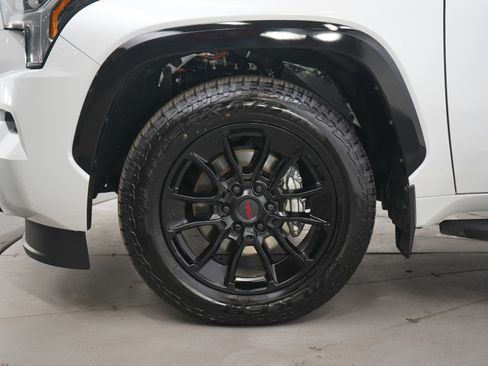 Used 2025 Toyota Sequoia Platinum image 33