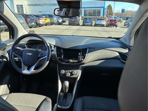 Used 2021 Chevrolet Trax LT w/ Driver Confidence Package image 29