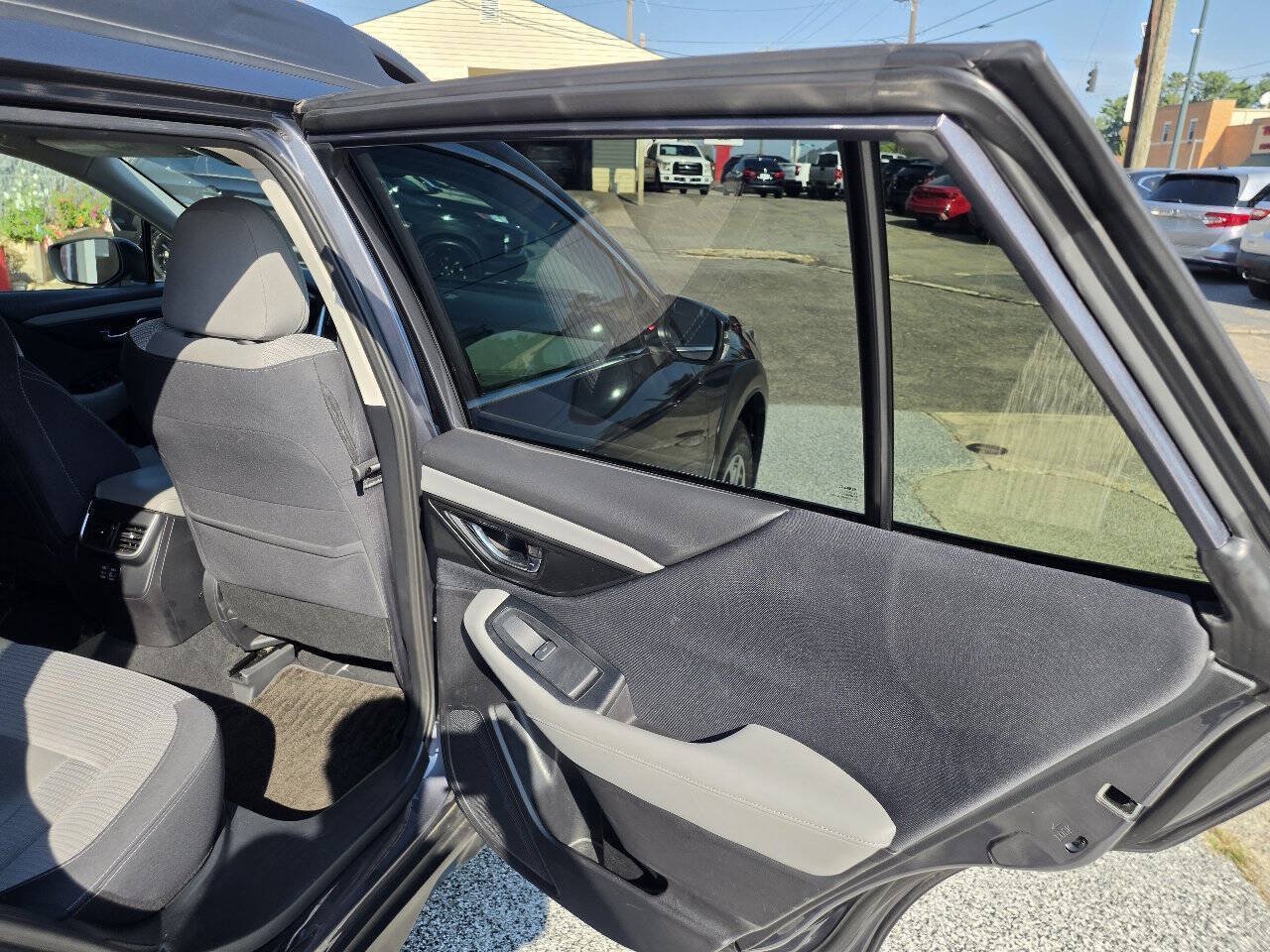 Used 2023 Subaru Outback Premium AWD/4WD image 21