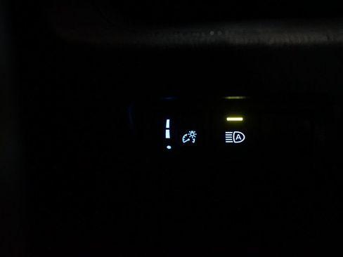 Certified 2021 Toyota RAV4 LE FWD image 22