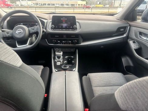 Used 2023 Nissan Rogue SV image 16