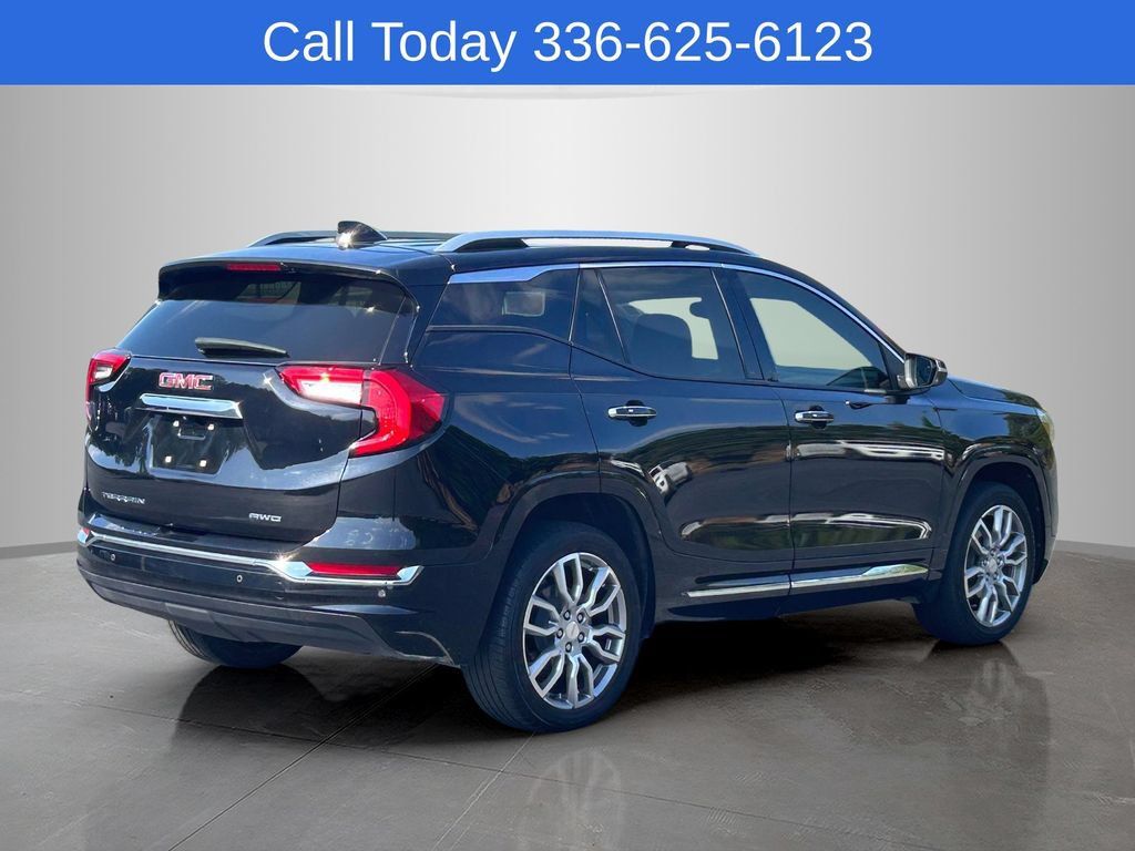 Used 2023 GMC Terrain Denali w/ LPO, 'HIT The Road' Package AWD/4WD image 5