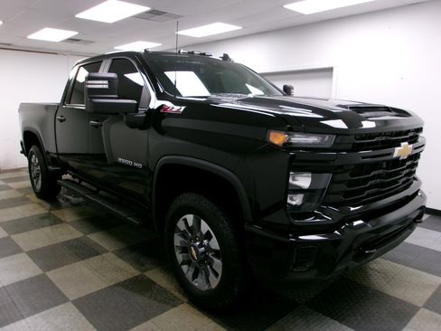 Certified 2024 Chevrolet Silverado 2500 Custom w/ Custom Value Package image 14