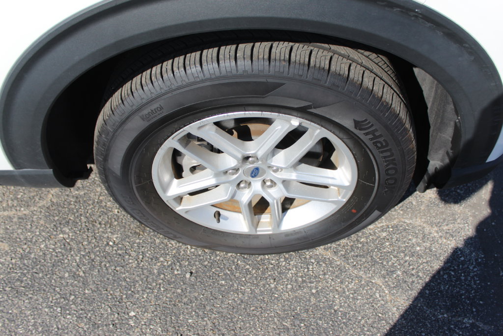 Used 2025 Ford Explorer Active RWD image 9