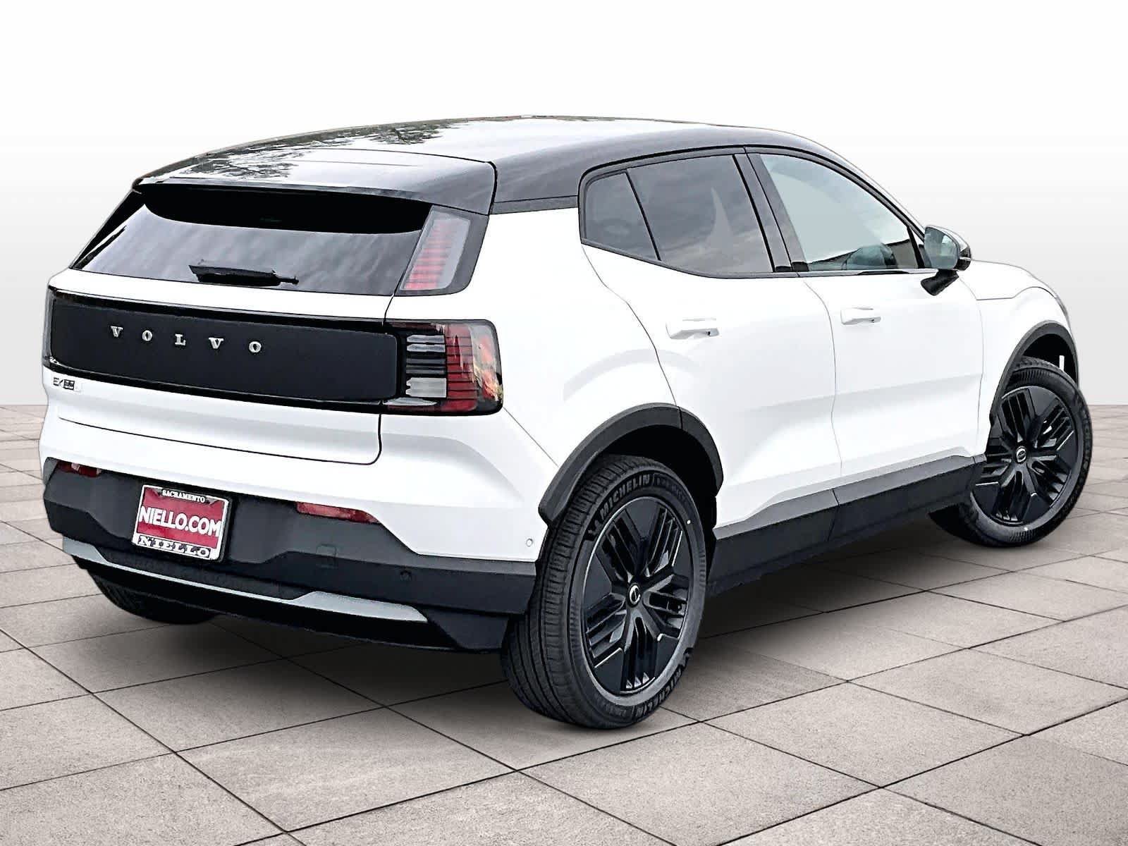 New 2026 Volvo EX30 Cross Country Ultra w/ Protection Package Premier AWD/4WD image 4