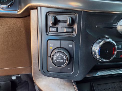 Used 2025 Ford F150 King Ranch w/ FX4 Off-Road Package AWD/4WD image 16