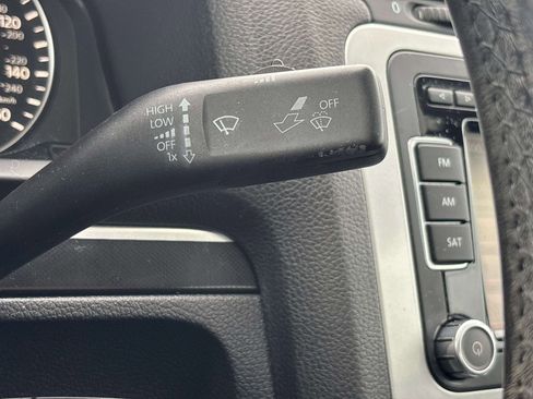 Used 2013 Volkswagen Eos image 23