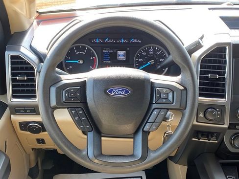 Used 2017 Ford F250 XLT w/ XLT Premium Package AWD/4WD image 21